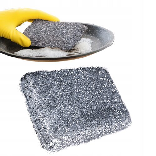 Zmywak kuchenny metalizowany do naczyń teflonowych w użyciu.