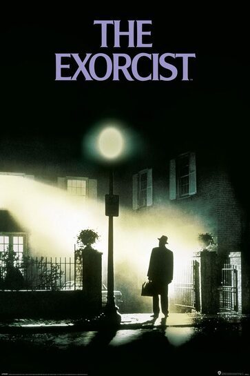 Całościowy widok plakatu filmowego The Exorcist Arrival.