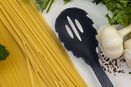 Łyżka kuchenna do MAKARONU spaghetti 28,4 cm cedzak czarny plastik solidna