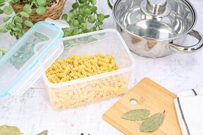 Pojemnik plastikowy na żywność hermetyczny 1,3 l