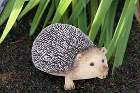 Jeż jeżyk figurka figurki ogrodowe do ogrodu 20 cm