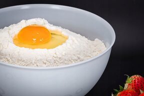 Miska na sałatkę miski kuchenne plastikowe 6l duża szara okrągła ?28 cm