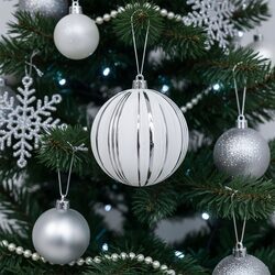 Bombka choinkowa ryflowana biała ze srebrnymi paskami 8 cm ozdoba duża